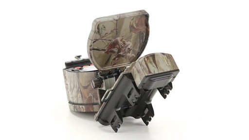 Eyecon Crossfire 7MP Invisi-Flash Trail/Game Camera Camo 360 View - image 7 from the video